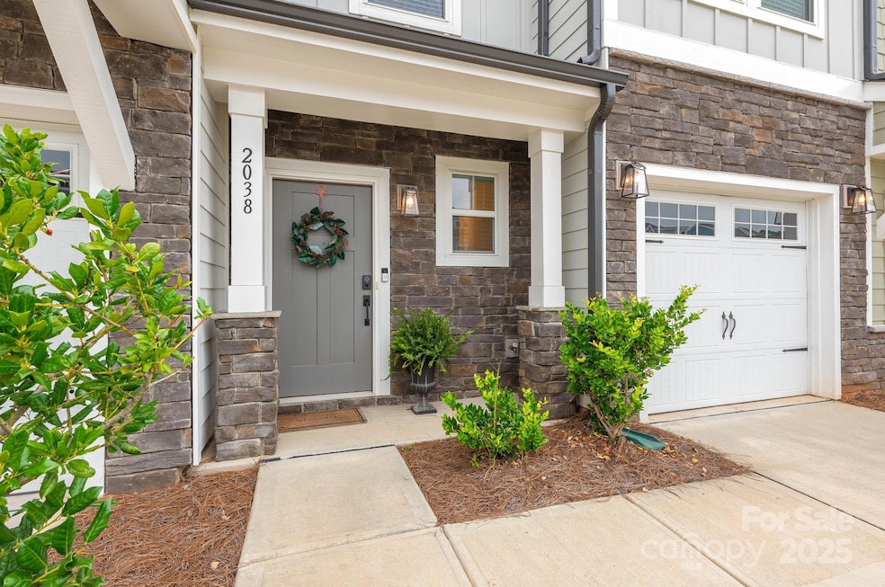 2038 Crooked Oak Ln unit 16, York, SC 29745 - photo 1