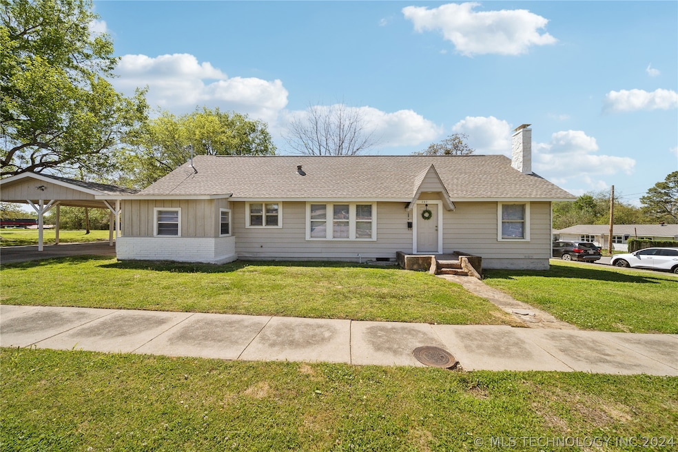 307 N Oklahoma Ave, Tahlequah, OK 74464 - photo 1