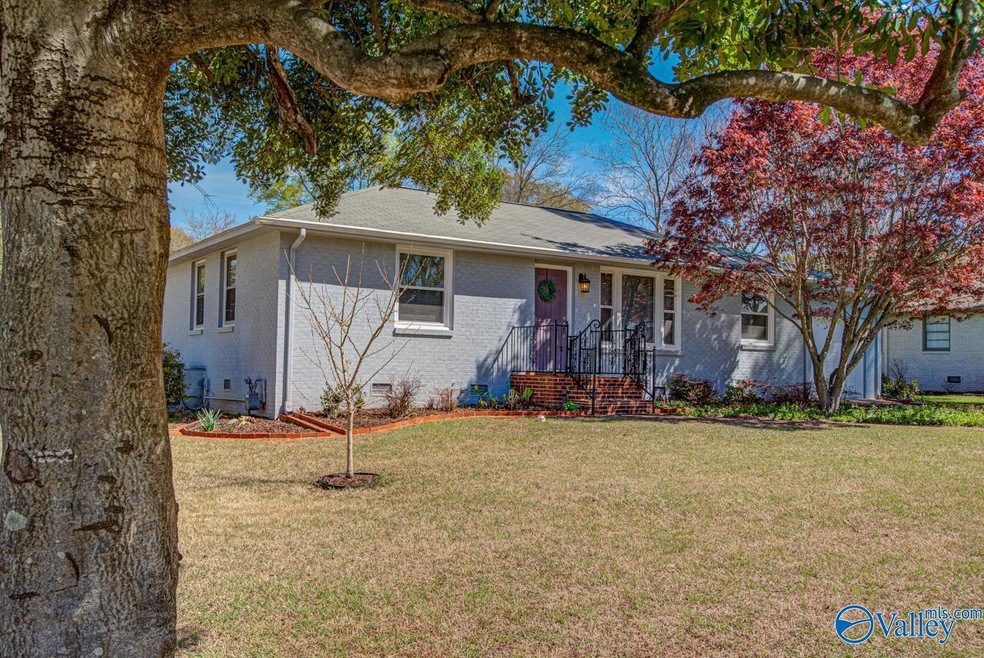 216 Southcrest Dr SW, Huntsville, AL 35802 - photo 1