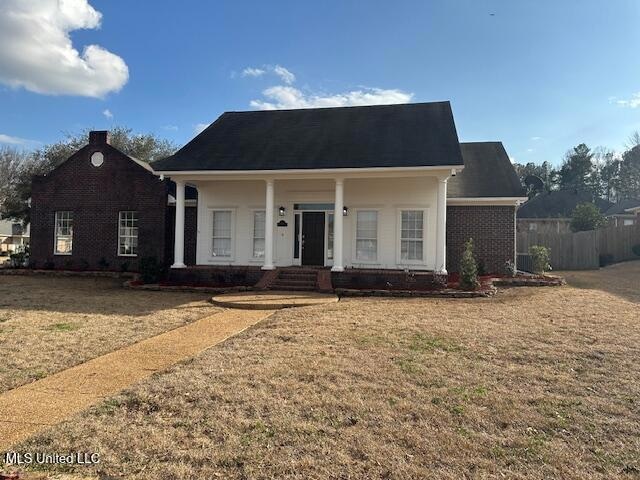 201 Pecan Cir Front