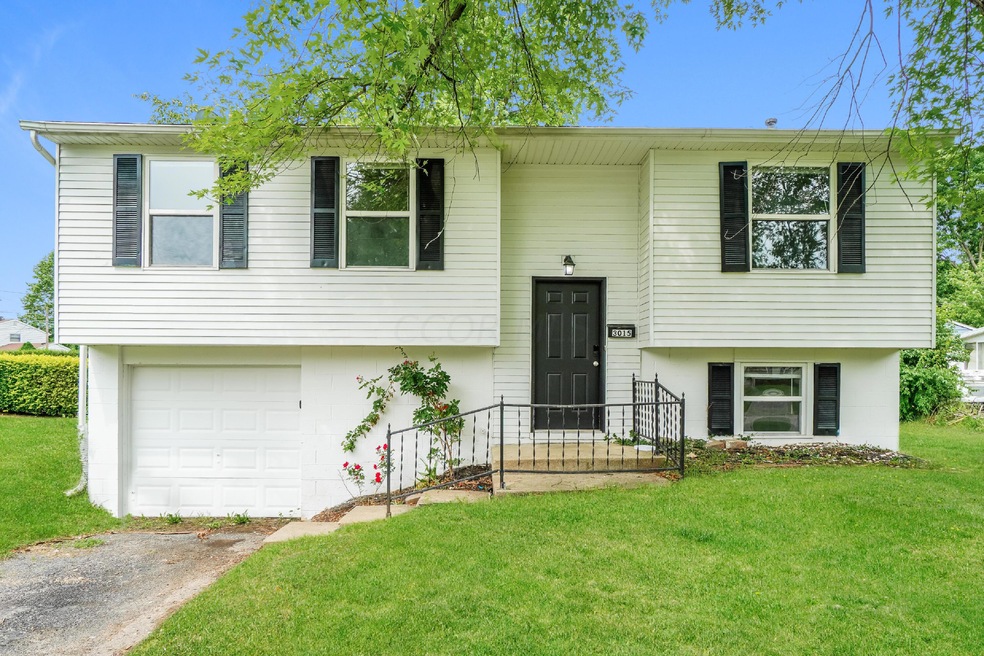 000-photo-front-view-11041754