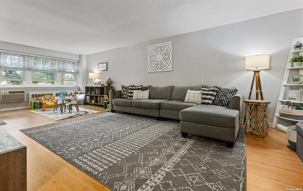 30 Pearsall Ave unit 1J, Glen Cove, NY 11542 - photo 1