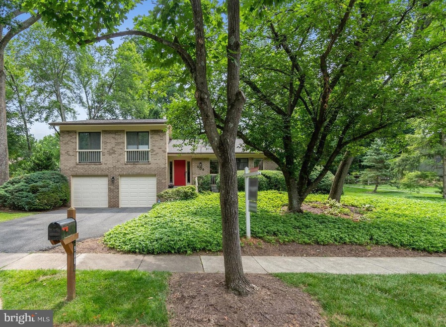 908 Twin Oaks Dr, Potomac, MD 20854 - photo 1