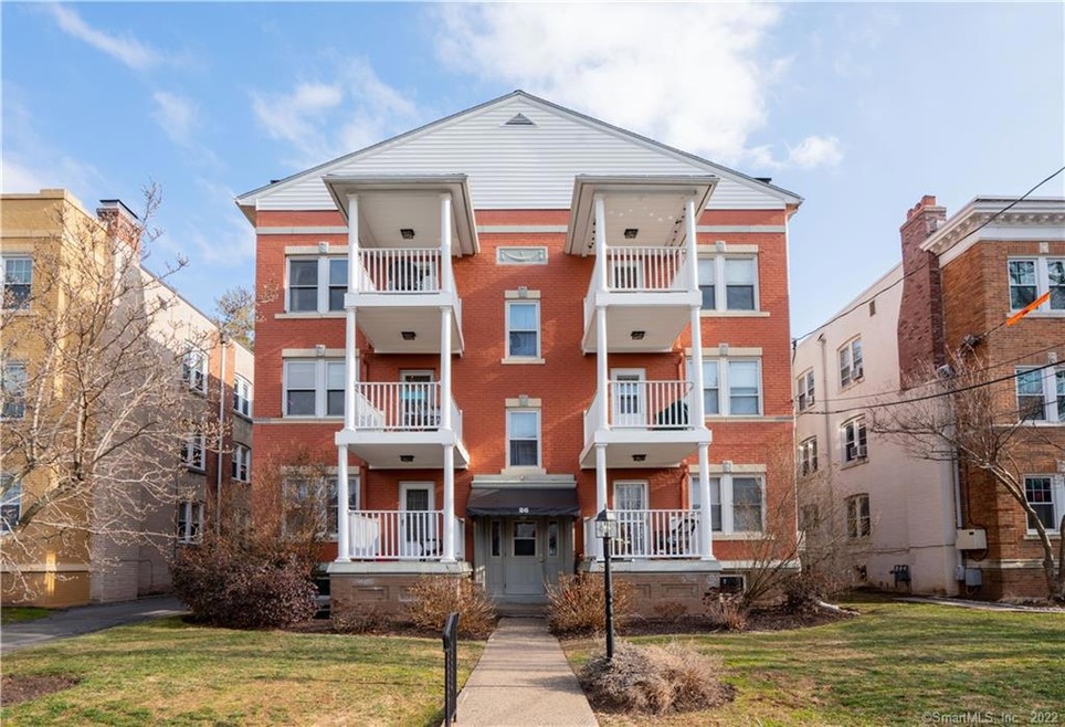 26 Robin Rd unit 1, West Hartford, CT 06119 - photo 1