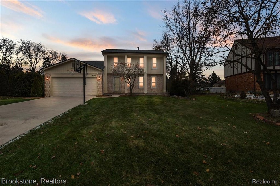 01-22321-Cascade-Dr-WindowStill-Real-Estate-Photog