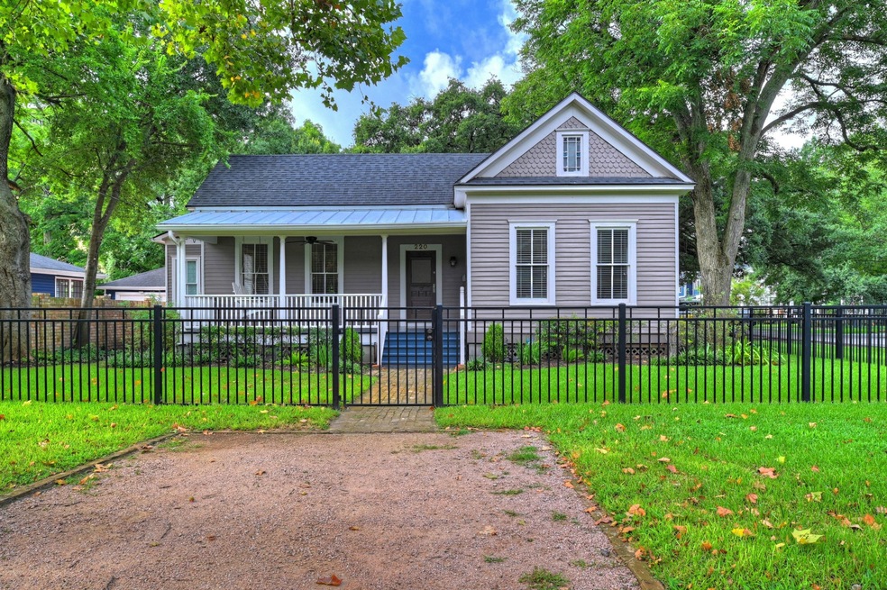 220 W 9th St, Houston, TX 77007 - photo 1