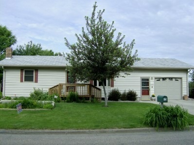 Front of Home<|><|>