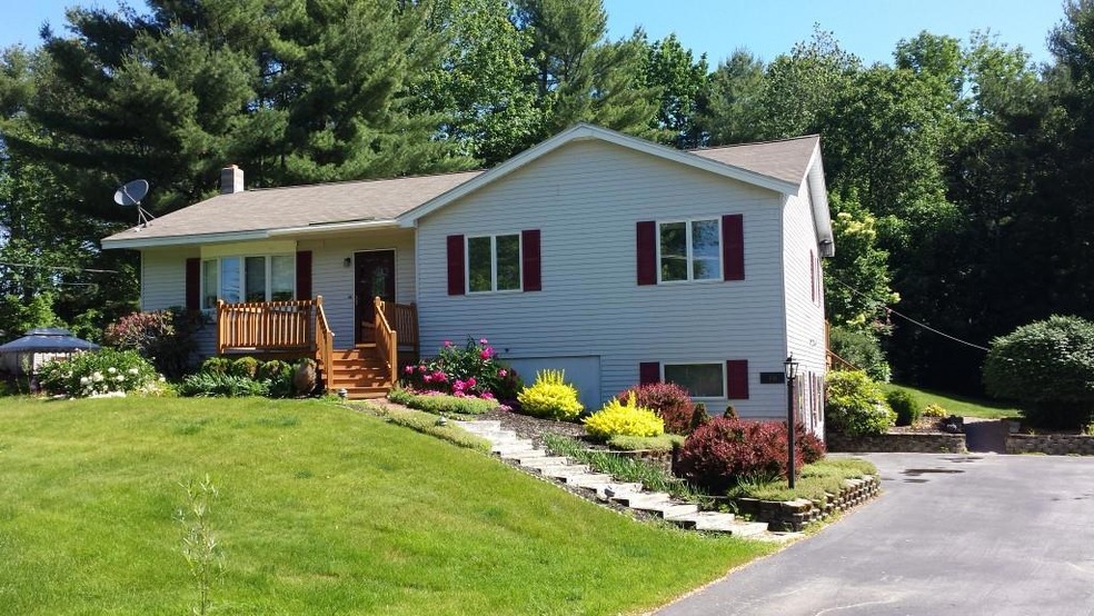 Beautifully landscaped home in Upper...