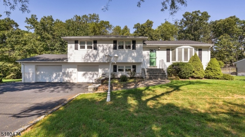 15 Robin Rd, Wayne, NJ 07470 - photo 1