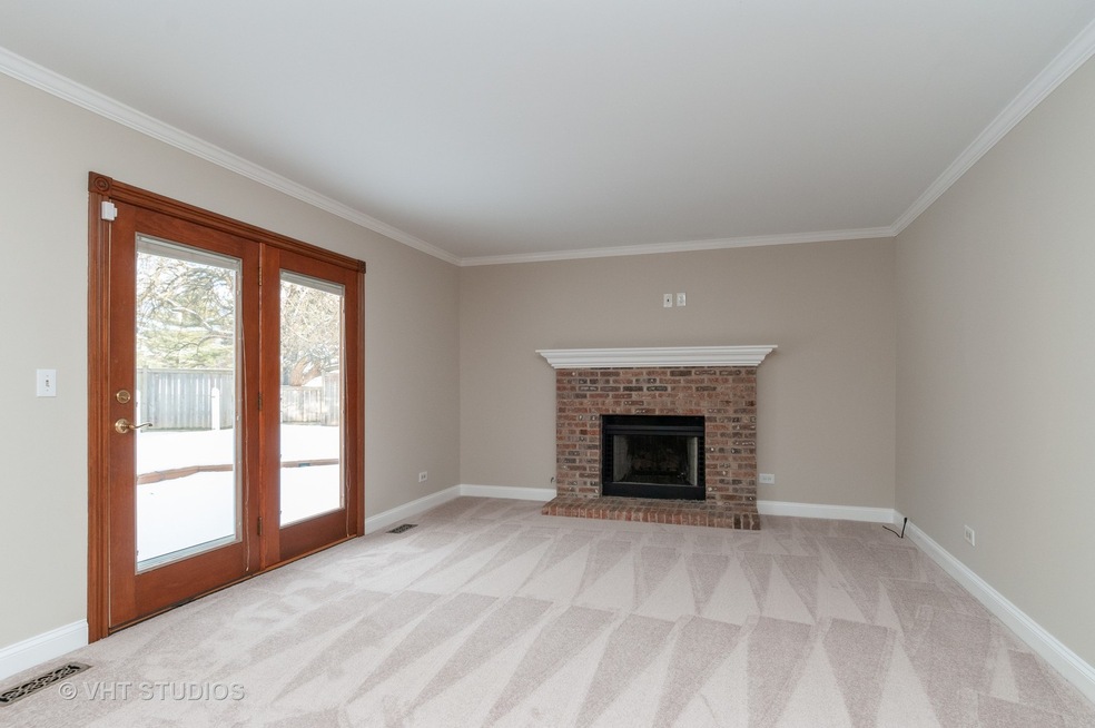 1125 Hyde Park Ln, Naperville, IL 60565 - photo 1