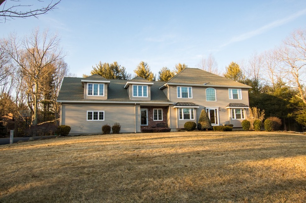 4 Sherry Ln, Spencer, MA 01562 - photo 1