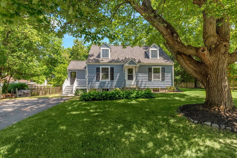 5 Tudor Ln, Ashland, MA 01721 - photo 1