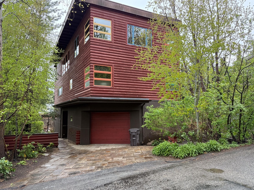 631 Alpine Ln