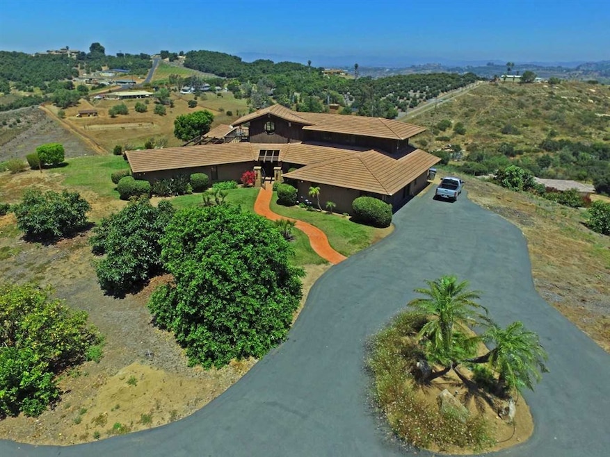 9511 Circle r Dr, Valley Center, CA 92082 - photo 1