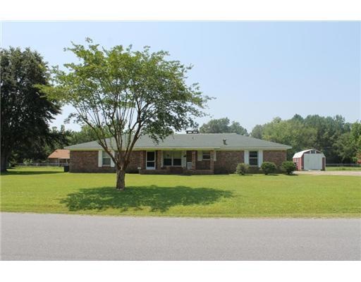 3204 Prescott Dr, Moss Point, MS 39562 - photo 1