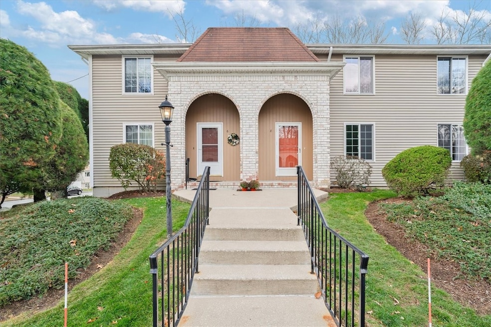 8 Marigold Cir, North Providence, RI 02904 - photo 1