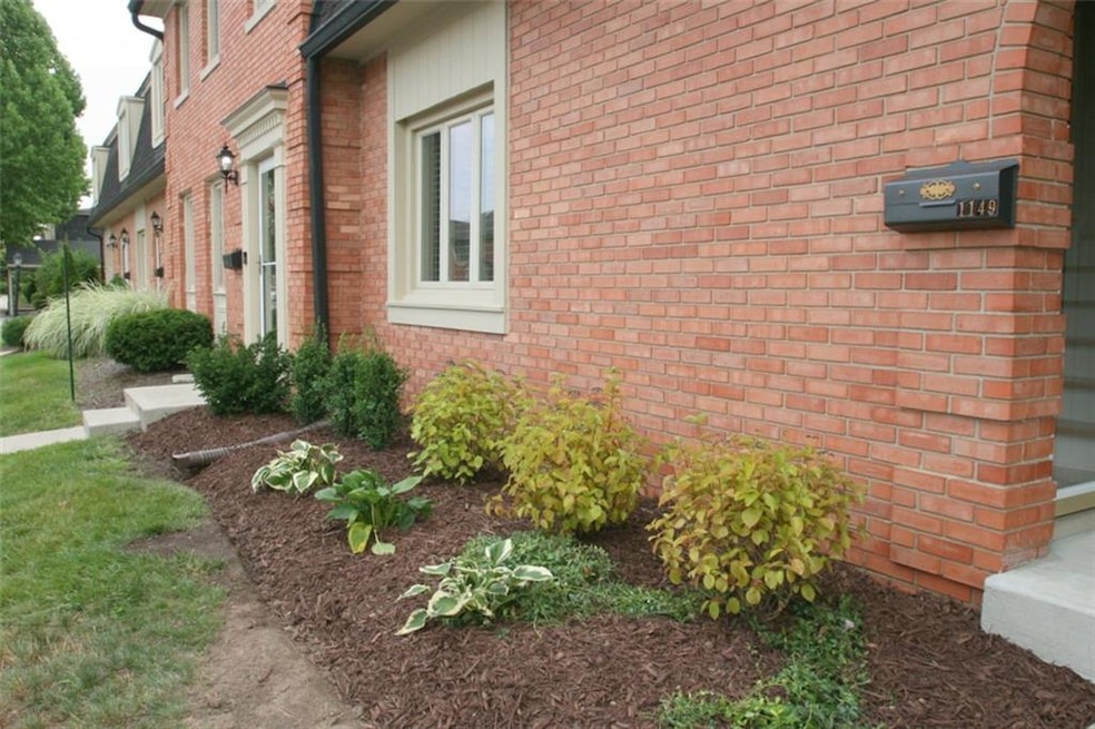 1140 Canterbury Square N, Indianapolis, IN 46260 - photo 1