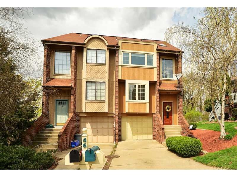 Exterior Front. Right side 3+ story townhouse unit