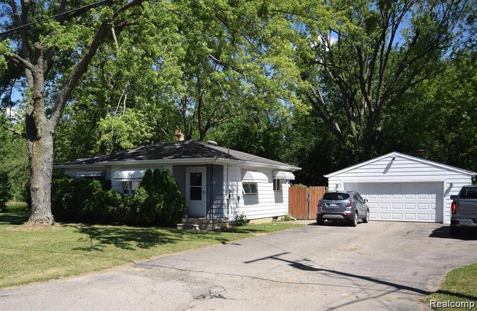 4211 Risedorph St, Burton, MI 48509 - photo 1