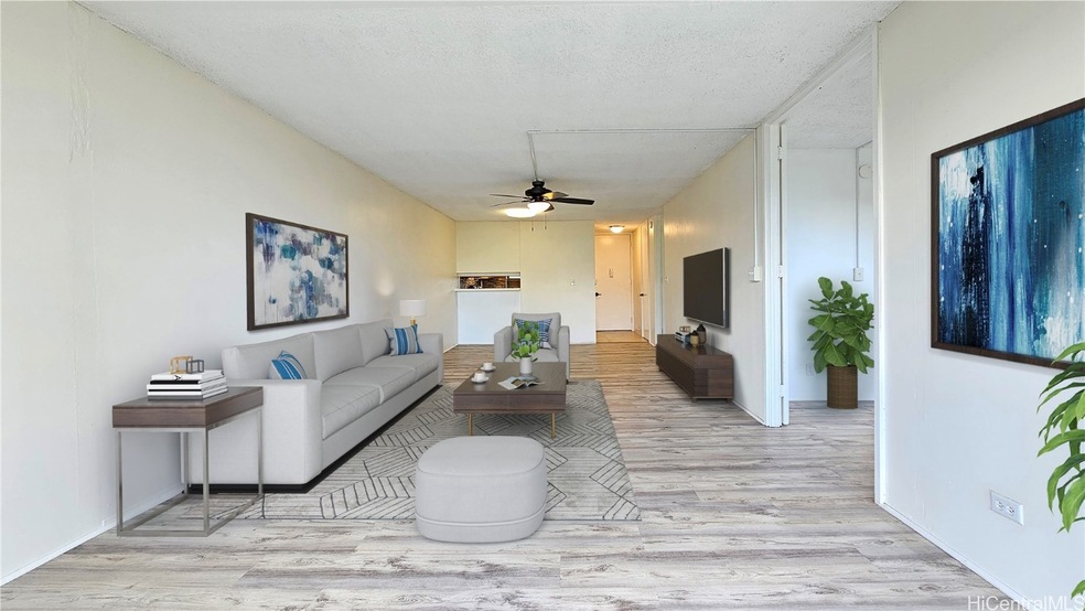 Virtually staged(enhanced). Spacious living room