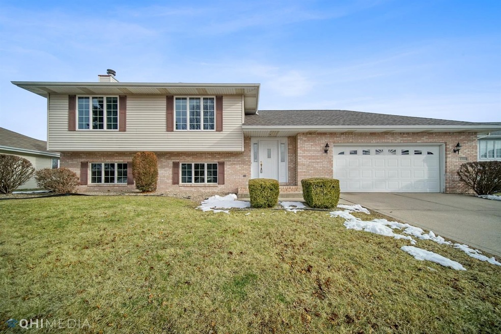 1360 Creekside Dr, Crown Point, IN 46307 - photo 1