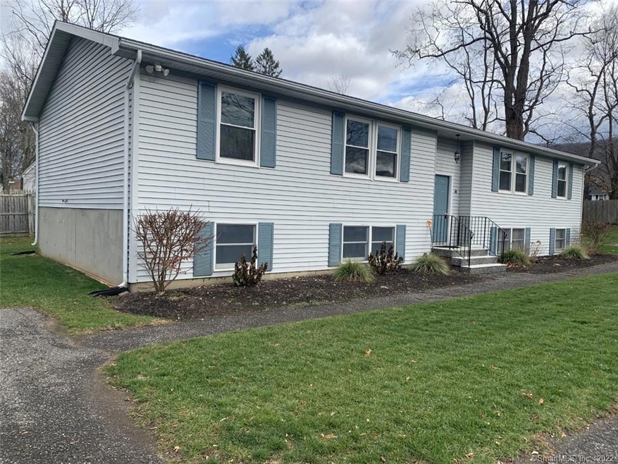 44 Elizabeth St unit B, Kent, CT 06757 - photo 1