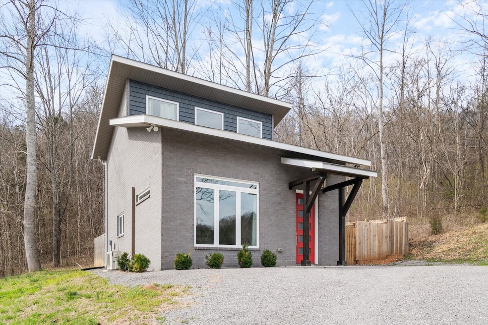 Pending $420,000 • Co-Listing Agent