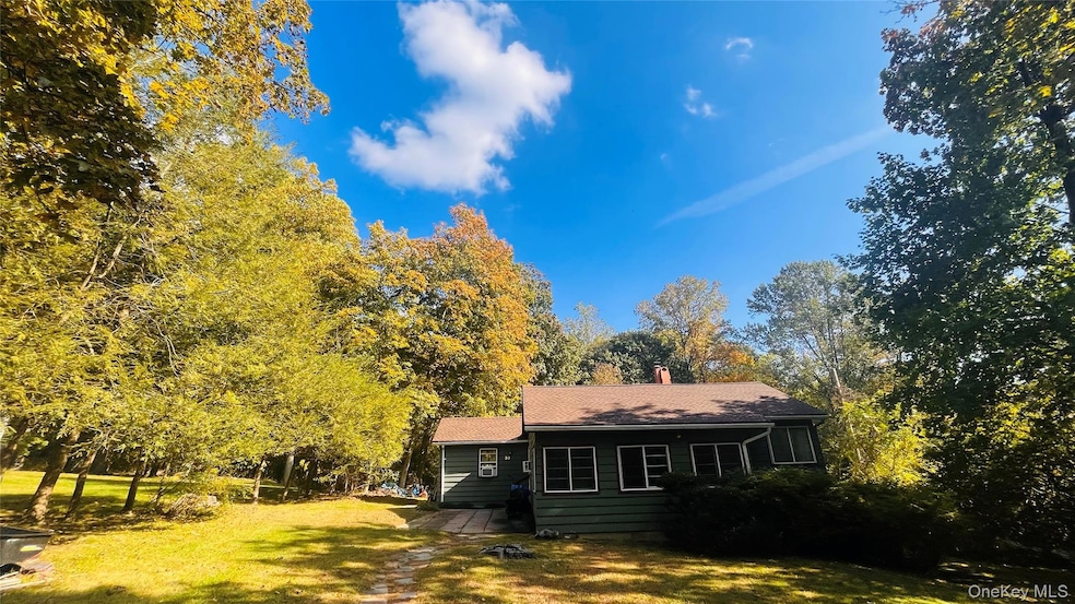 33 Baron de Hirsch Rd, Crompond, NY 10517 - photo 1