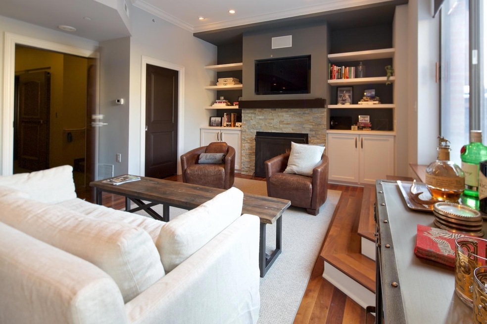 8 E Broad St 502 2
