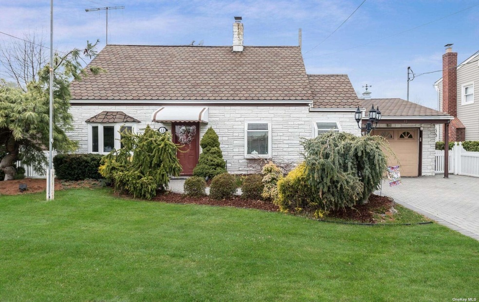 11 Westbury Ave, Carle Place, NY 11514 - photo 1