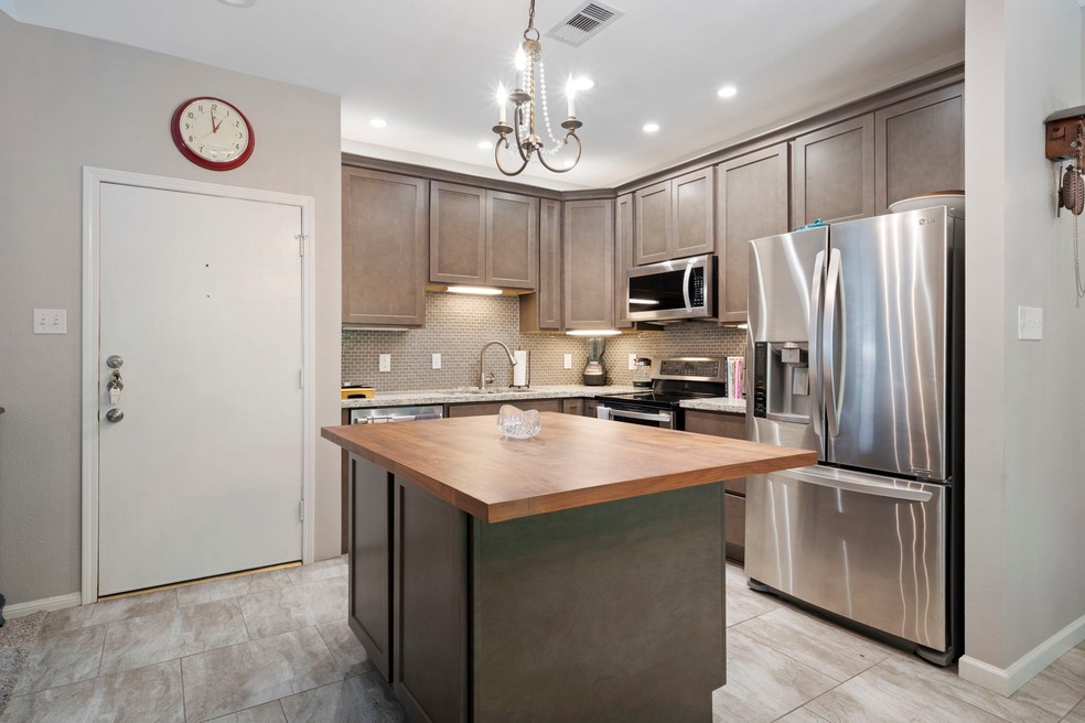 2100 Tanglewilde St unit 282, Houston, TX 77063 - photo 1