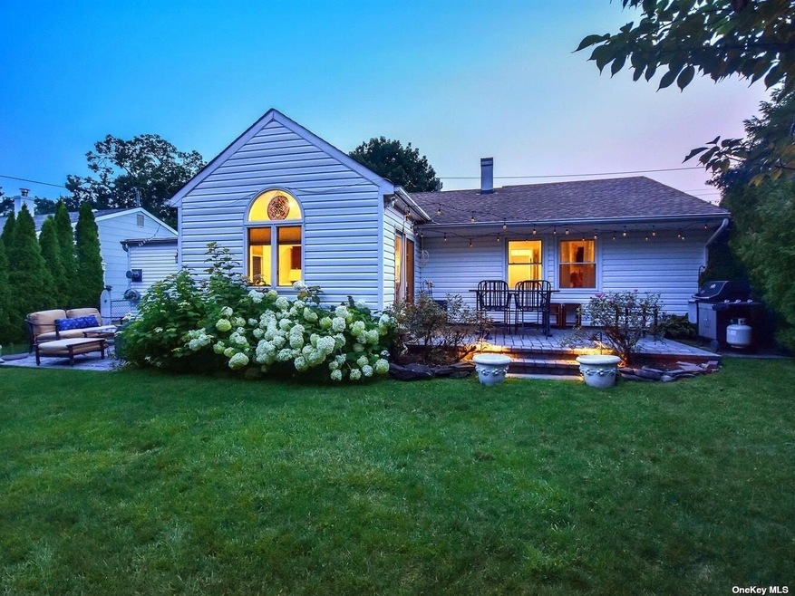 71 Smith St, Glen Head, NY 11545 - photo 1