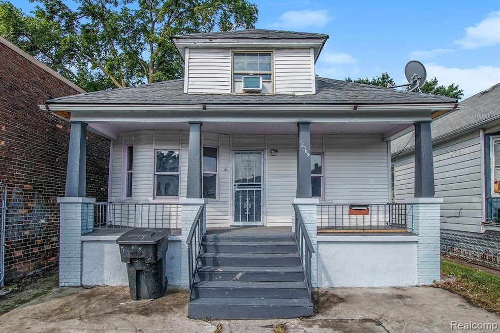 12309 Klinger St, HamtraMcK, MI 48212 - photo 1