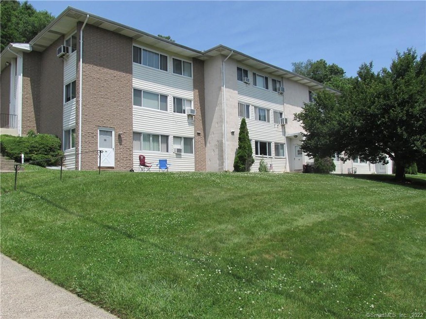 64 Sigwin Cir unit 64, Wallingford, CT 06492 - photo 1