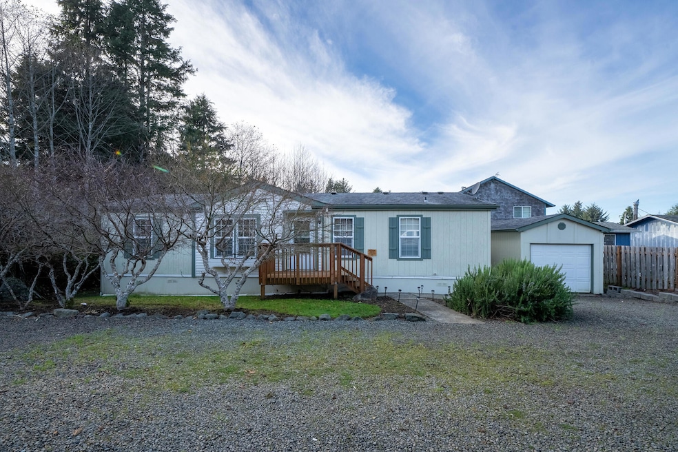131 S Palisade St, Rockaway Beach, OR 97136 - photo 1