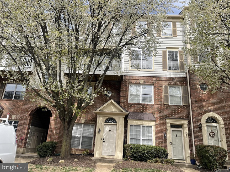 1725 Kingsgate Ct unit 303, Alexandria, VA 22302 - photo 1