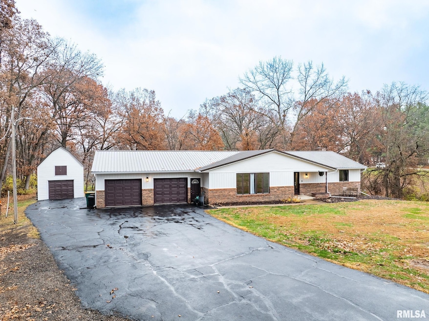 753 Susan Dr, Knoxville, IL 61448 - photo 1