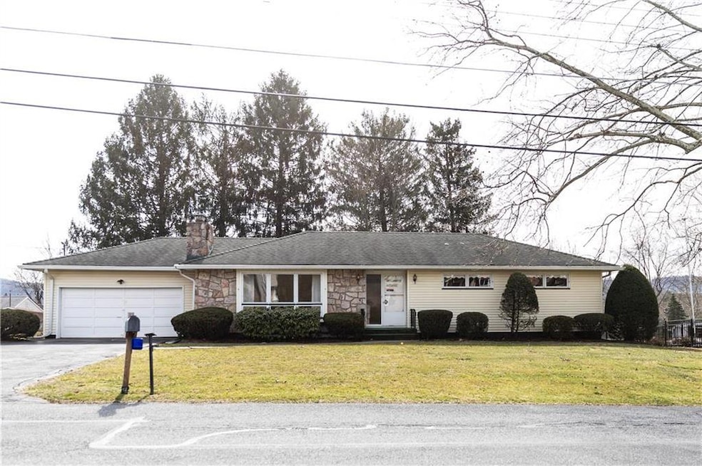 3696 Mountain View Ave, Easton, PA 18045 - photo 1