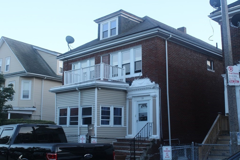 35 Stratton St unit 2, Dorchester Center, MA 02124 - photo 1