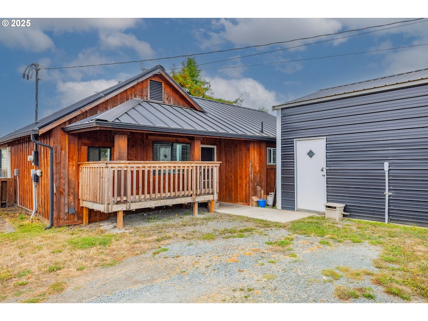 2049 Roseburg Rd, Myrtle Point, OR 97458 - photo 1