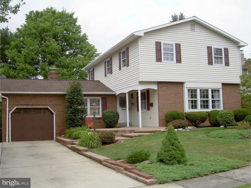 1038 N 10th St, Whitehall, PA 18052 - photo 1