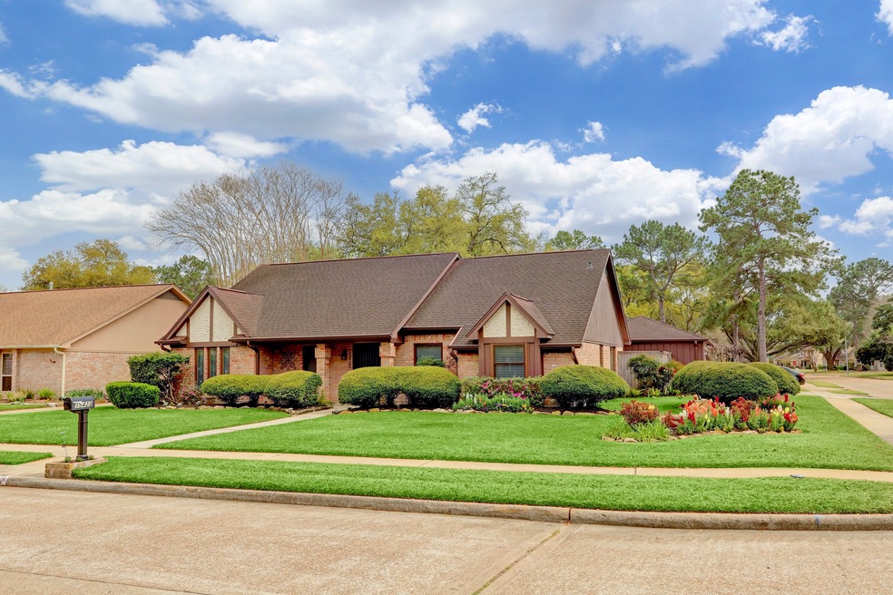 15423 Windy Cove Dr, Houston, TX 77095 - photo 1