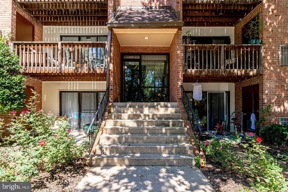 10720 West Dr unit 303, Fairfax, VA 22030 - photo 1