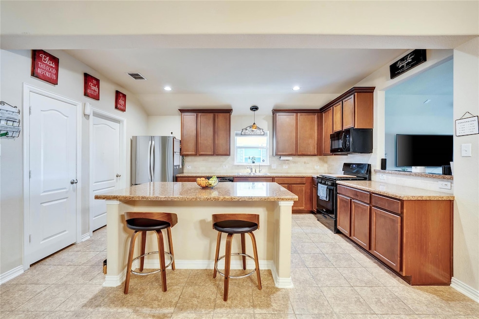 Under Contract $320,000