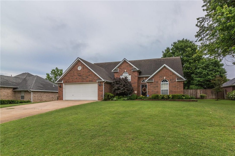 400 Coachlight Dr, Bentonville, AR 72712 - photo 1