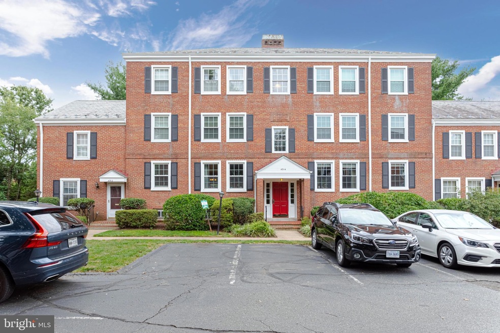 4914 29th Rd S unit A2, Arlington, VA 22206 - photo 1