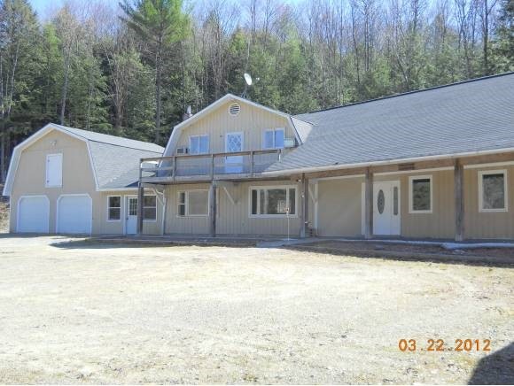 157 W Unity Rd, Claremont, NH 03743 - photo 1