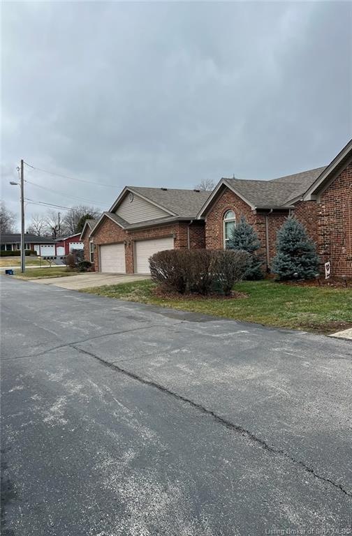 807 S Indiana Ave Unit 4, Sellersburg, IN 47172 MLS 202405609