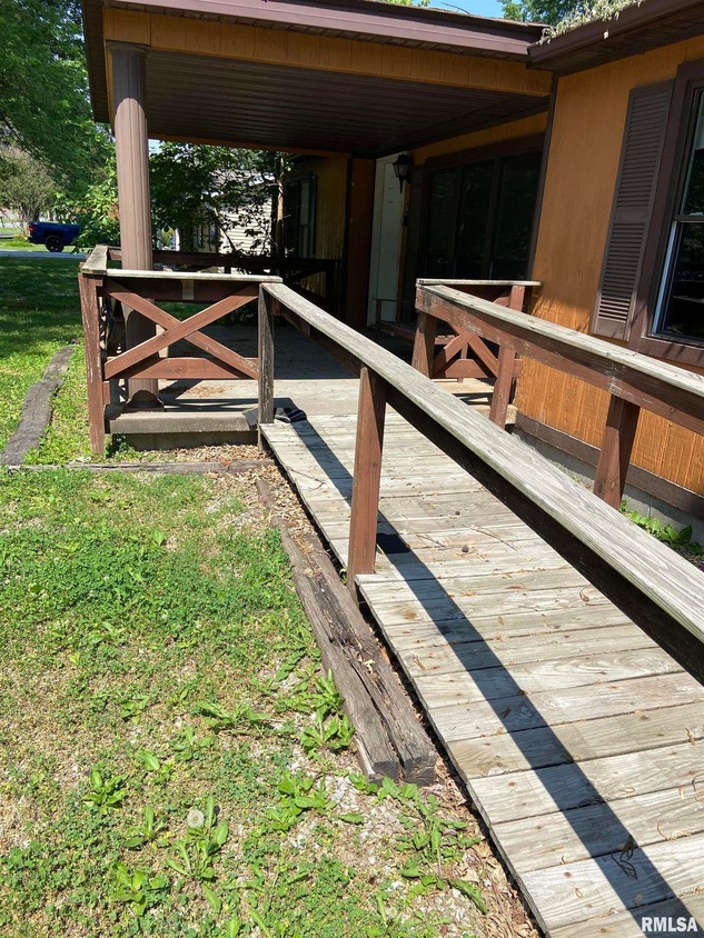 406 E Douglas St, de Soto, IL 62924 MLS RMAEB449214