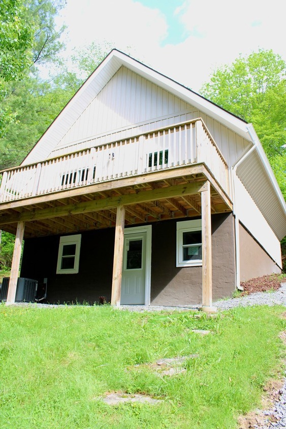 60 Viewpoint Ln, Troutdale, VA 24378 MLS 93795